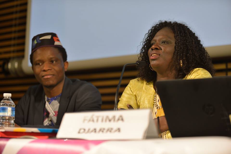 Fátima Djarra Sani durante una conferencia contra la mutilación genital femenina