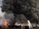 Imagen del incendio del almacén del PMA en Yemen.