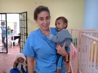 Almudena-durante-su-voluntariado-en-Guatemala-con-ONGVoluntariado